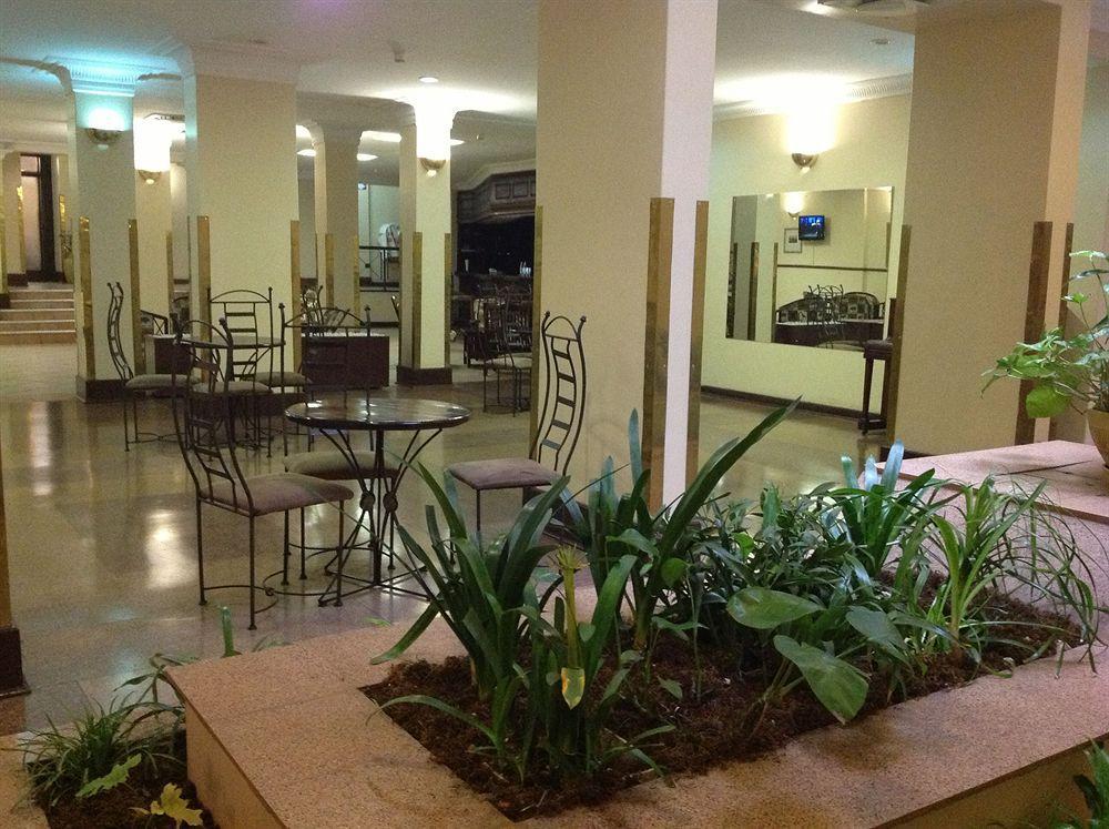 New Ambassador Hotel Harare Kültér fotó