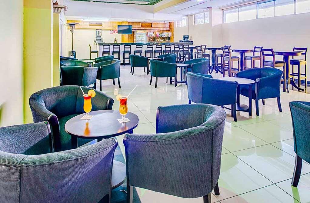 New Ambassador Hotel Harare Felszereltség fotó