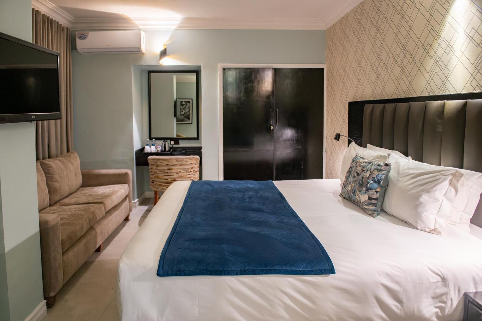 New Ambassador Hotel Harare Kültér fotó