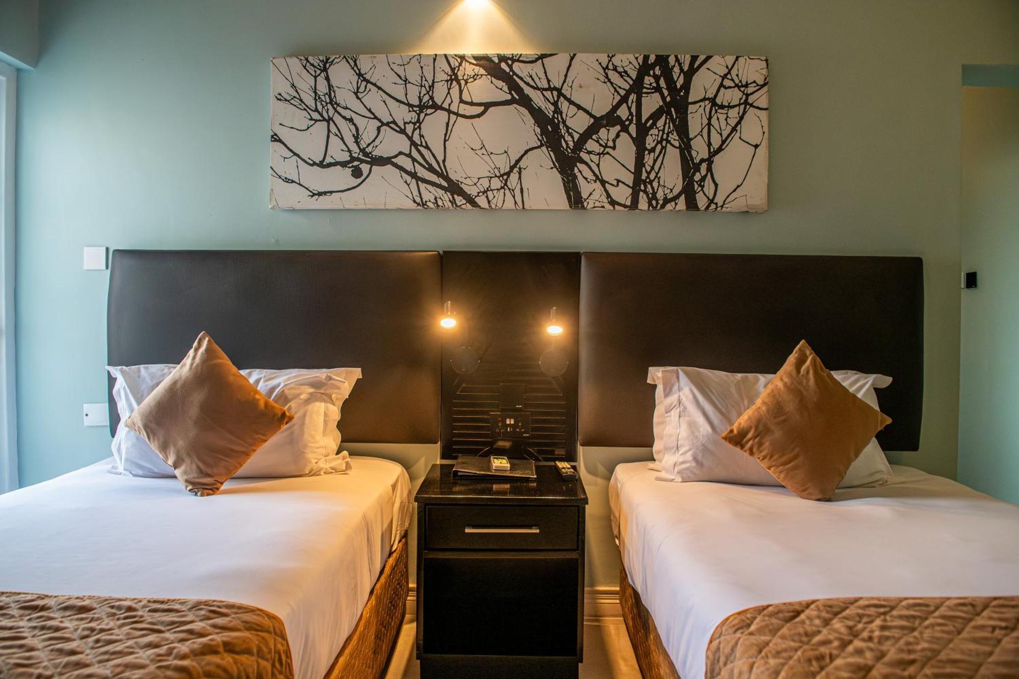 New Ambassador Hotel Harare Kültér fotó