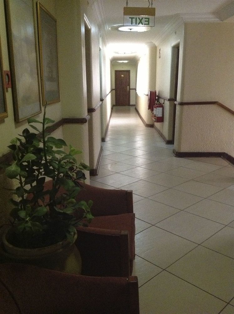 New Ambassador Hotel Harare Kültér fotó