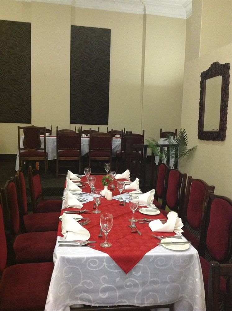 New Ambassador Hotel Harare Kültér fotó